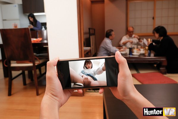 【川北メイサ】【VR】 親戚の集まり中にボクだけにテレビ通話でこっそりオナニー中継を見せつけてくる従姉妹。さらに親戚が食事で外出したらボクの勃起を確認！するだけじゃなく、その場でセックスを求めてきた！