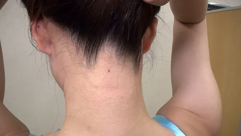 【小梅えな 他】素人娘の全裸図鑑24 今時の女の子11名が恥らいながら脱衣していく様子をじっくり撮影した、変態紳士のためのヘアヌードコレクション