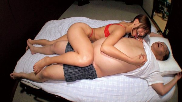 【AIKA】乳首びんびんドスケベ介護士 黒ギャルビッチ舐めビッチミニスカギャルは超ビッチ