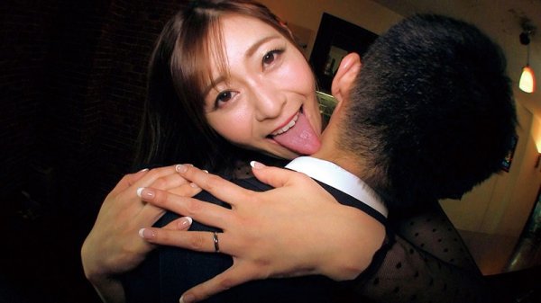 【葵百合香】乳首びんびんどすけべスナックママ 爆乳でか尻の長身ガチムチアマゾネス痴女