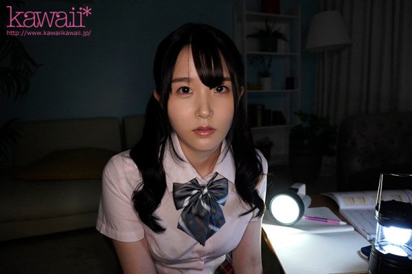 【VR】【生々しい美肌ライティングVR】停電！？怖い！離れないで…懐中電灯ひとつで超肌密着中出しエッチッチ 紺野みいな