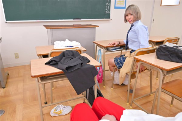 【VR】体育で誰もいない教室で、サボって暇なクラスメイト「のぞみ」の見せつけ挑発にチ○ポは勃起全開！童貞をからかってくる…ヤリマン美巨乳ギャルの誘惑に負けてフェラ、パイズリ、生ハメ！【口内射精・挟射・中出し3発！】神GAL降臨！ 北城希