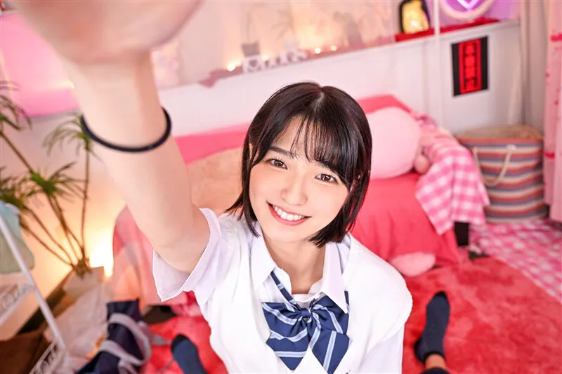 【JKリフレキメセク】【VR】【お触り禁止！本番禁止！】元気いっぱい【極エロ剛毛スレンダーS級美少女】を媚薬で発情させると絶頂連発！イキまくりの敏感女子○生のお口と早漏マ○コに勝手に【口内射精・中出し3発】孕ませキメパコ禁断J○リフレ！ 倉本すみれ