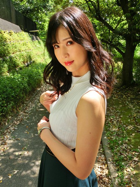 【香椎みすず】精液自慰婦人の潮吹き美脚交尾 水河真帆