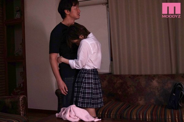 突然の大雨で帰宅難民になった彼女の妹と朝まで… 吉良りん