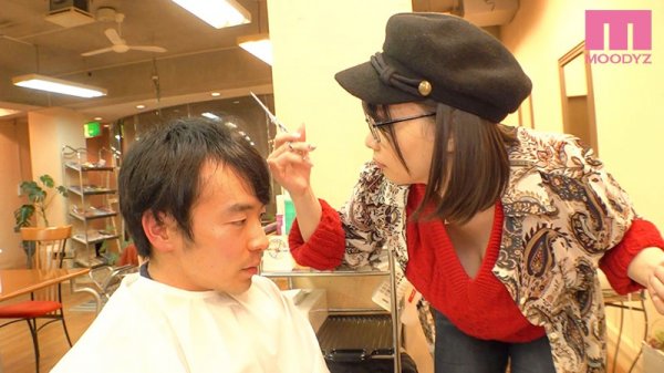 サロン・ド・痴女 耳元でささやき爆乳おしつけ勃起を誘う性感美容室 中山ふみか