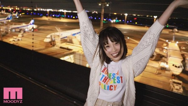 新人19歳超やんちゃな博多っ娘♪性格は中学生並みに無邪気なのにチ○ポがバカになる程高速杭打ち騎乗位が上手すぎて緊急上京即AVデビュー 松井さあや