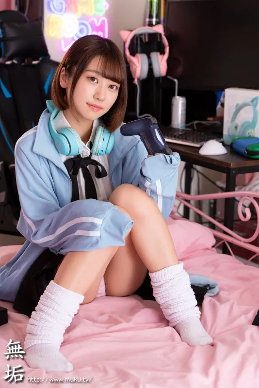 【JK】いつでもおま×こ使い放題！ ゲームしながら自由にハメさせてくれるドスケベ引きこもりゲーマー妹 奈築りお