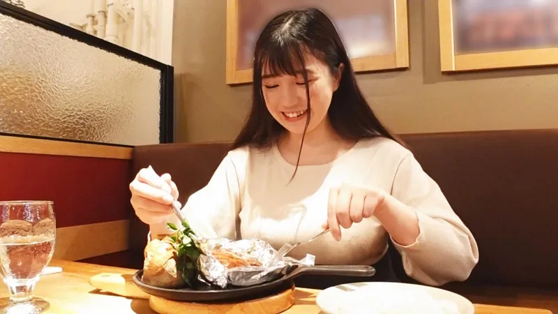 借金返済のため、私の愛しい娘、紹介します。まだうら若いピチピチのぽっちゃり巨乳娘でございます。萌香