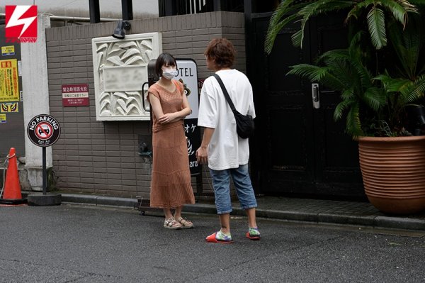 【媚薬×キメセク×素人娘01】ナンパで釣った上京1年目の超スレンダー清楚JDに媚薬を盛ってヤリマン化！ 通常チンポに何度もアヘイキ痙攣キメパコ中出し！！