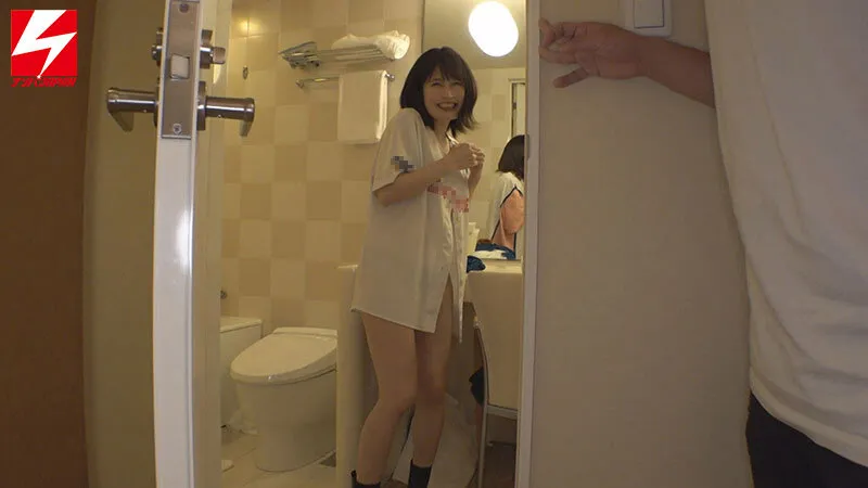 【優梨まいな】【日本ハムファン】あの、プロ野球中継カメラに抜かれたガチ日●ハ●ファン美少女がAV出演！ 球場に行けば80％の確率で抜かれるという美巨乳Gカップ少女が自前のきつねコスダンス衣装着て乳揺れ抜き抜き中出しエッチ