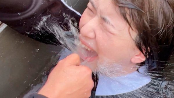 【性処理】下水管少女《尿・体液・水を口に注ぎまくる汁レ○プ》僕の下水が溺れた少女の体を駆け巡る。 花狩まい