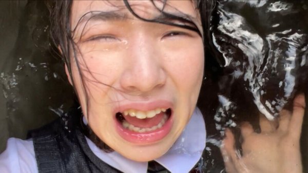 【性処理】下水管少女《尿・体液・水を口に注ぎまくる汁レ○プ》僕の下水が溺れた少女の体を駆け巡る。 花狩まい