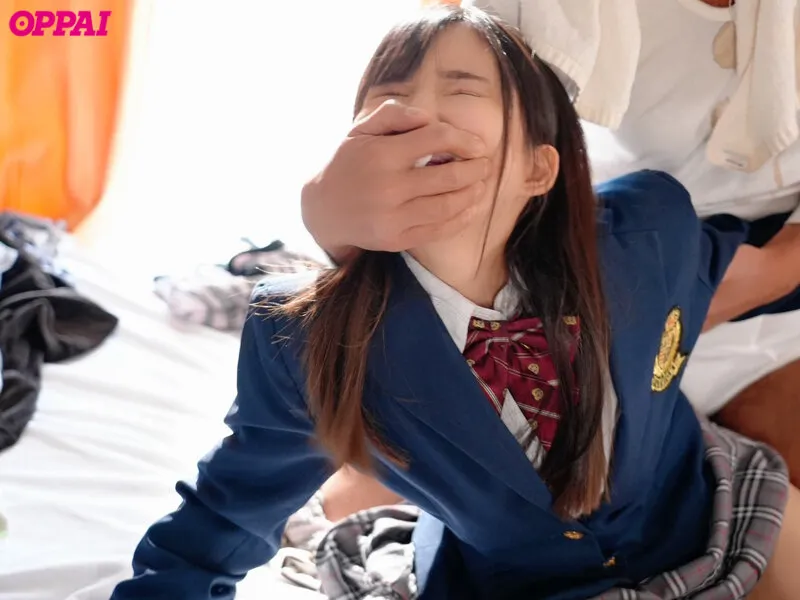 【JK】隣家のゴミ部屋へ苦情を言ったらコドおじが性欲モンスター化！異臭の中で絶対に逃がさない抜かずの孕ませ絶倫ホールド中出し 楪カレン