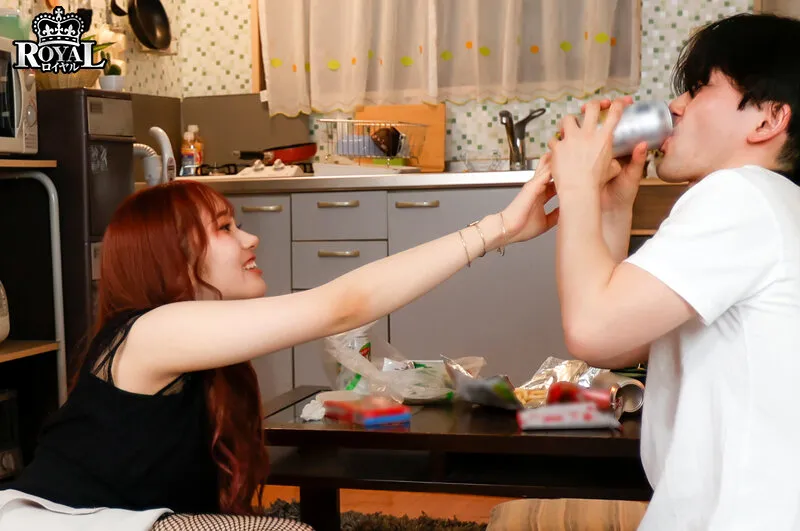 【JK】朝起きたら部屋に下着姿のギャルが！いつも生意気で悪態ばかりついてくるのに、甘えてきたので… 斎藤あみり