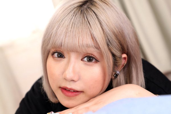 【VR】そんなにジッと見つめられたら…好きになってしまう。朝、目を覚ますとそこはボクに尽くしてきた後輩の家。何も覚えていない、カラダも動かせない。後輩の純粋な瞳にボクはただセックスすることしか出来なかった。 るるちゃ。