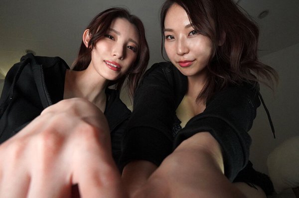 【森沢かな＆八乃つばさ】【VR】日常からドン底に堕とされた非道逆レ×プ 5年前、家に帰ると大好きな父親が隣人にレ×プされてました。助けに入ったボクもついでに犯●れた話をしてもいいですか？