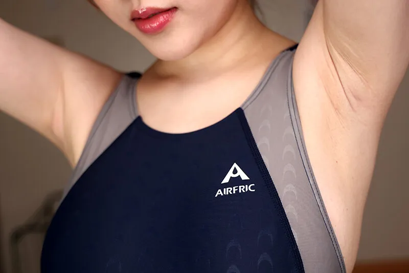 【NAØO】【VR】私ね…あなたの喘ぎ声に興奮しちゃうの。僕等が通ういつもの校内、自らの性癖のために男子生徒を犯す水泳部の顧問 NAO