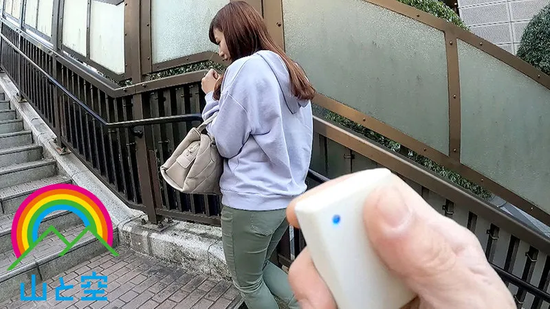 【大浦真奈美】デカ尻羞恥露出【保育士野外露出】