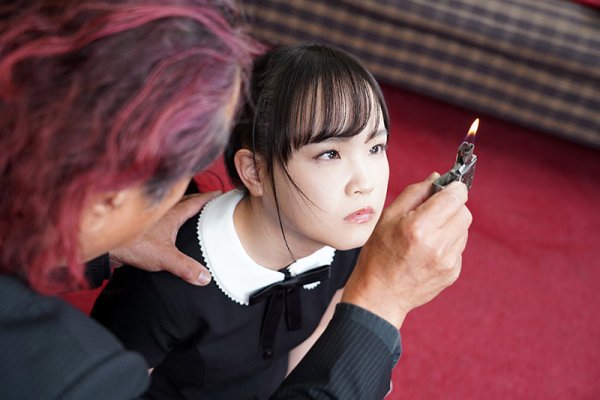 雛［小さな子］を育てる変態サイコな大人たち～催眠館のショータイム 工藤ララ