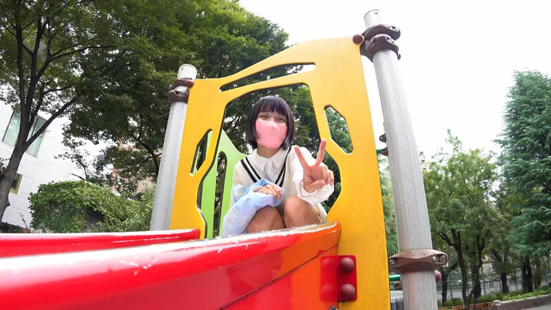 【雪乃える】【JSロリ】夏休み日焼けあとが残る雪乃ちゃんとごっくんプール教室