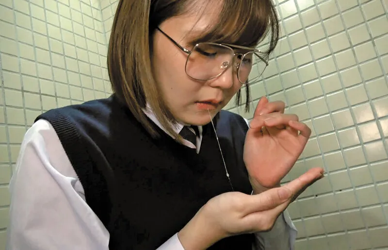 【綾瀬ひまり 岩沢香代 富井美帆 永野楓果 藤井レイラ】あれ？こんなに可愛いかったかな… ちょうど良い地味子 今日もしゃぶらせるか