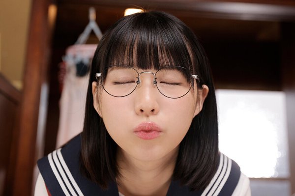 【横宮七海】【VR】医者を目指す浪人生の僕を献身的に支えてくれる年下J○彼女 七海