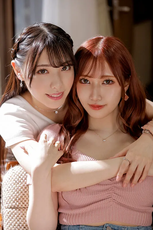 【VR】W最強顔面コンビ！！地元で仲良しだった倦怠期中の彼女の友達。そんな二人から問い詰められ、勃起してしまった事で小悪魔的に誘惑・囁かれ見つめられながら抜かれまくったボク 白桃はな・斎藤あみり