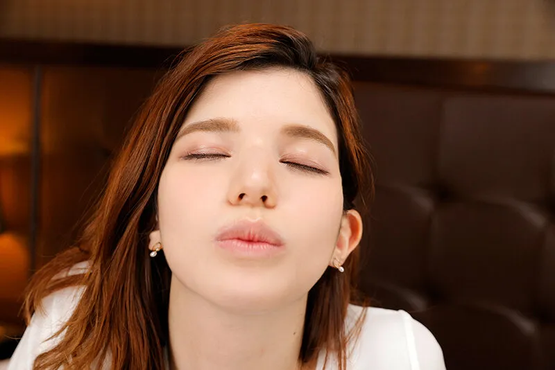 【ローレン花恋】【VR】地方出張帰り、大型台風で帰りの新幹線が動かない…ホテルは残り1室…後輩と相部屋になった僕たちは…奥ゆかしくて情熱的な美人ハーフ後輩OLと… カレン