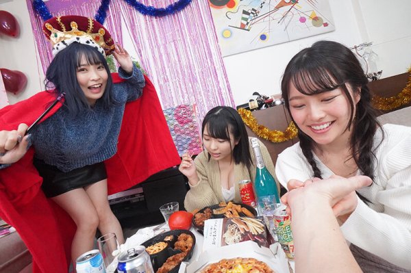 【VR】人気AV女優とハーレムシェアハウスSP 枢木あおい・稲場るか・宮沢ちはる