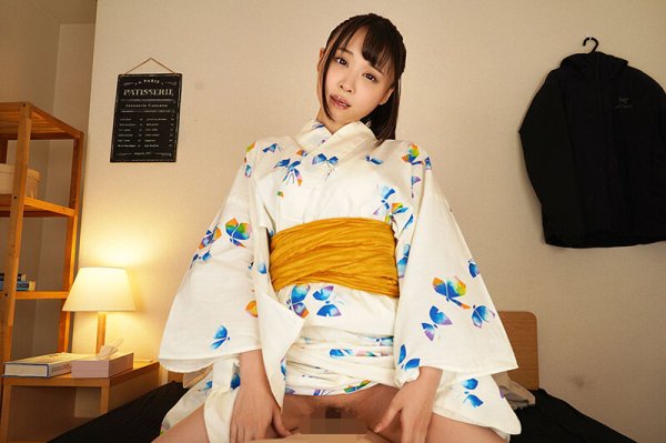 【VR】今では話しすらしない近所の幼馴染と過ごした 三日間限定の同棲生活 吉岡ひより