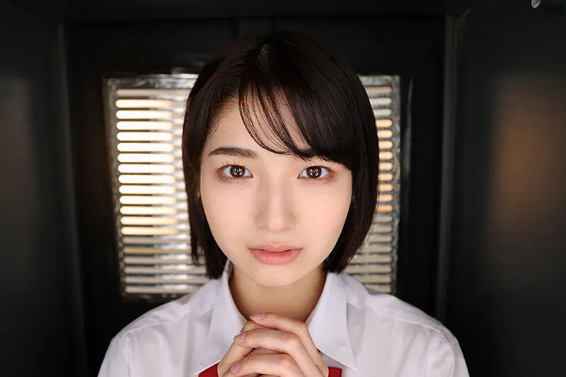 【JK】【VR】顔面特化アングルVR ～元気な幼馴染に「ロッカーの中」で励まされてイチャラブSEX～ 倉本すみれ