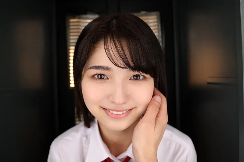 【JK】【VR】顔面特化アングルVR ～元気な幼馴染に「ロッカーの中」で励まされてイチャラブSEX～ 倉本すみれ