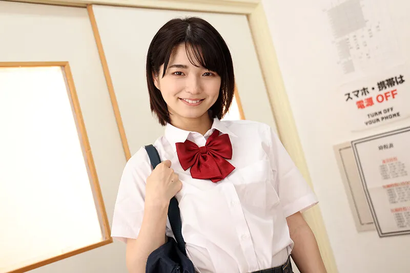 【JK】【VR】顔面特化アングルVR ～元気な幼馴染に「ロッカーの中」で励まされてイチャラブSEX～ 倉本すみれ