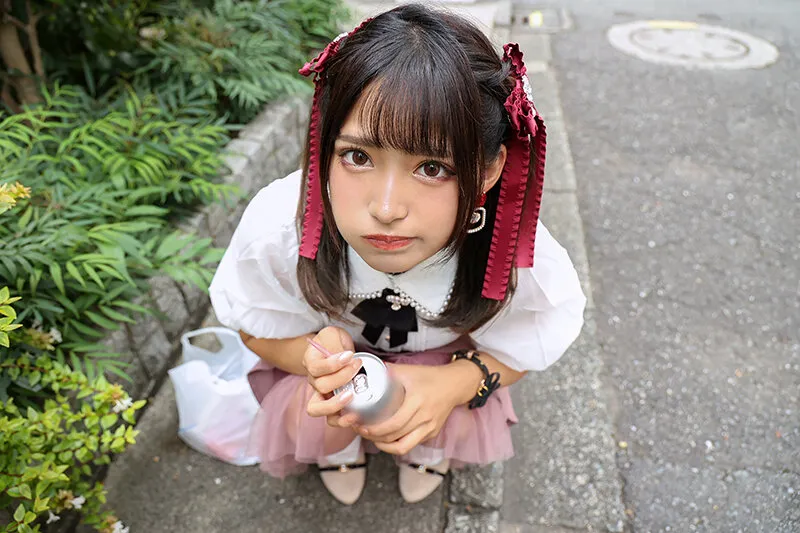 【地雷系女子中出し】【VR】顔面特化アングルVR ～顔を見つめ続けたら離さない、依存性しゅきしゅきSEX～ 渚みつき