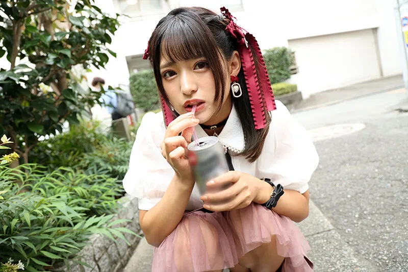 【地雷系女子中出し】【VR】顔面特化アングルVR ～顔を見つめ続けたら離さない、依存性しゅきしゅきSEX～ 渚みつき