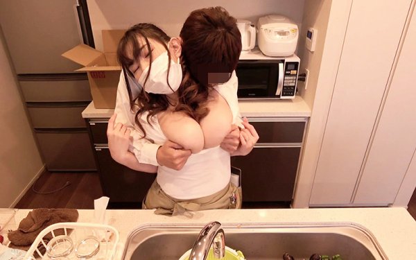 爆発奥さん 肉感トランジスタグラマー奥さんはチョイ触de即発情！ 吉根ゆりあ