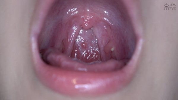 【口内フェチ】人気女優 加賀美さらチャンの激レア舌ベロ・口内・歯観察！小魚に唾垂らし咀嚼も！！！