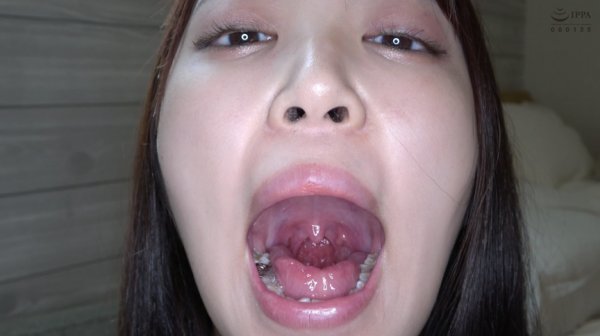 激カワ人気女優 加賀美さら チャンの激レアマウスオープナー着用して口内・歯観察＆電マ当て！