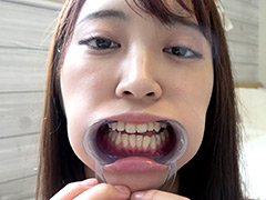 激カワ人気女優 加賀美さら チャンの激レアマウスオープナー着用して口内・歯観察＆電マ当て！