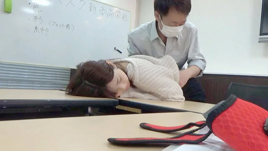 【蔓延防止等中出措置】流出！ハメ撮り映像！！新型マスク開発における利用調査アンケートで昏睡薬をマスク染み込ませ昏睡濃厚接触！！