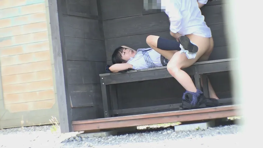 【JK】実録！公園内はラブホテル！？学生カップルたちの野外セックス盗撮