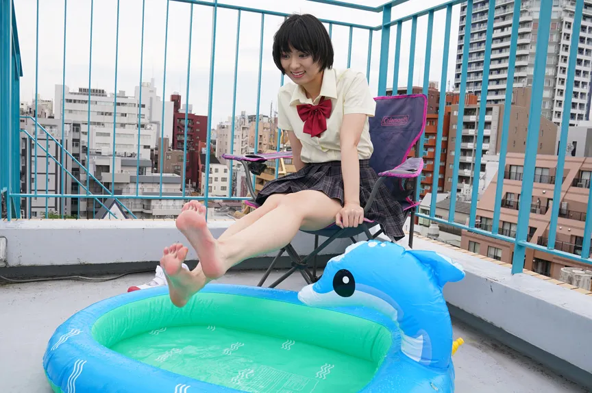 【天然美月＆白石らん＆富井美帆＆日向理名＆もなみ鈴】美女たちの足裏をふやけるまで舐めたい！ ルーズソックス編