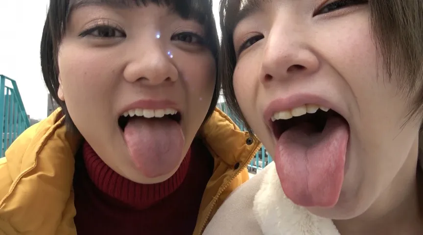 舐めレズ もなみ鈴＆花狩まい