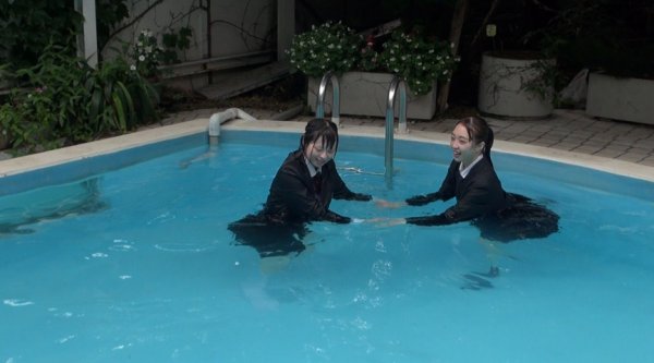 【JCセーラー服着衣水泳】卒業記念を忘れて【ウェット＆メッシー】