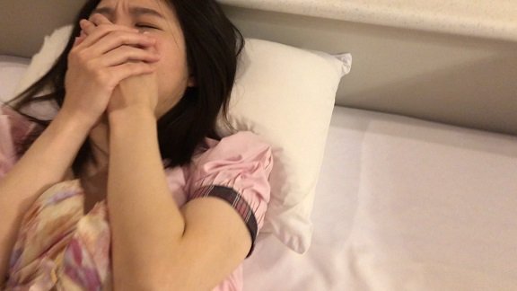 初撮り♡色白スレンダーJDとコスプレえっち♡先週まで処女だったリサ(18)ちゃんに無理矢理中出し♡