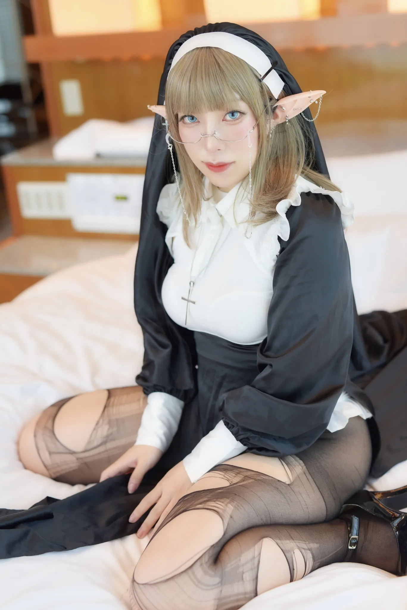 【無無田】エルフシスターの背徳的な誘惑