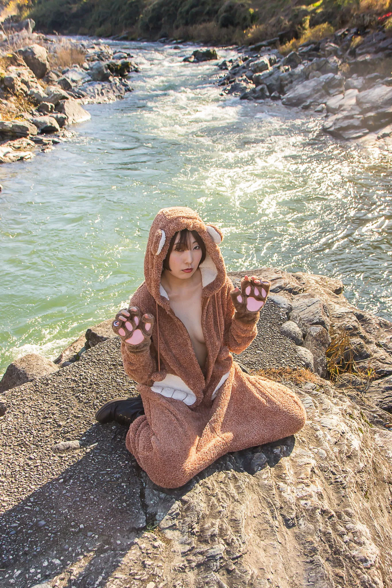 【川崎静夏】クマが出たぞ〜！！【着ぐるみ脱衣】