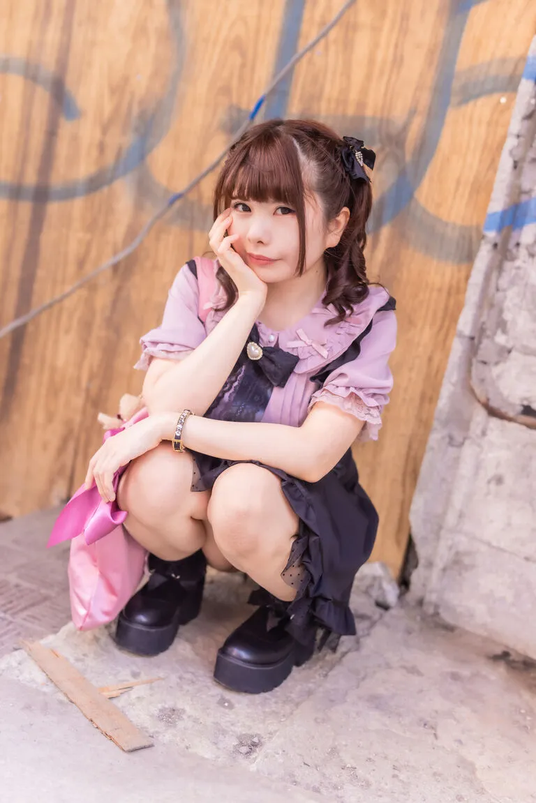 【めるにゃん】初めての二穴責め、野外露出、オナニー