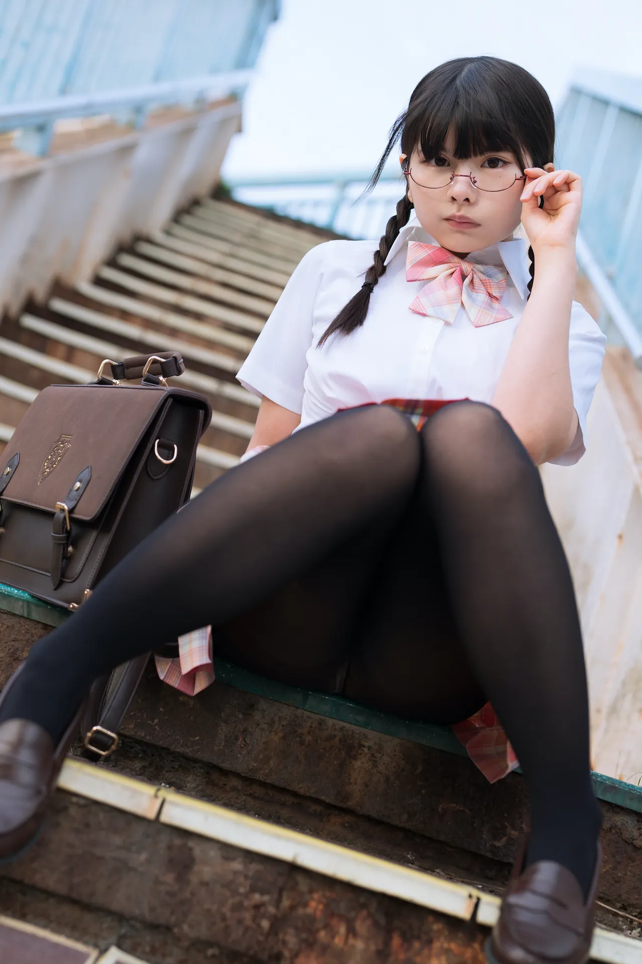 魔法少女めるにゃんvs怪人オーク　完全敗北